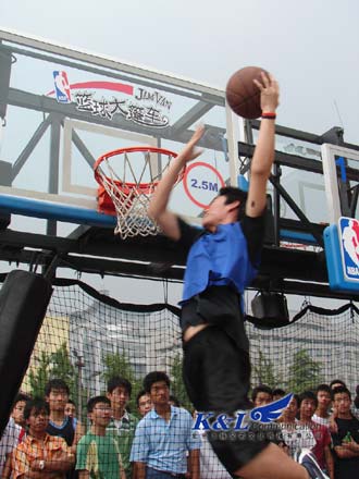 故事还是转 故事还是转