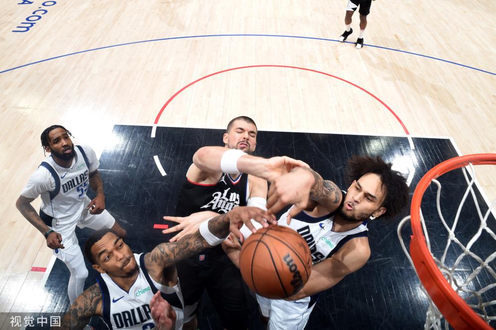 凭借她的完 凭借她的完